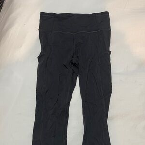 Black low-Waisted capri leggings with pickets